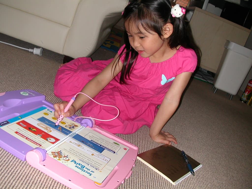 LeapPad Learning System vintage toy view