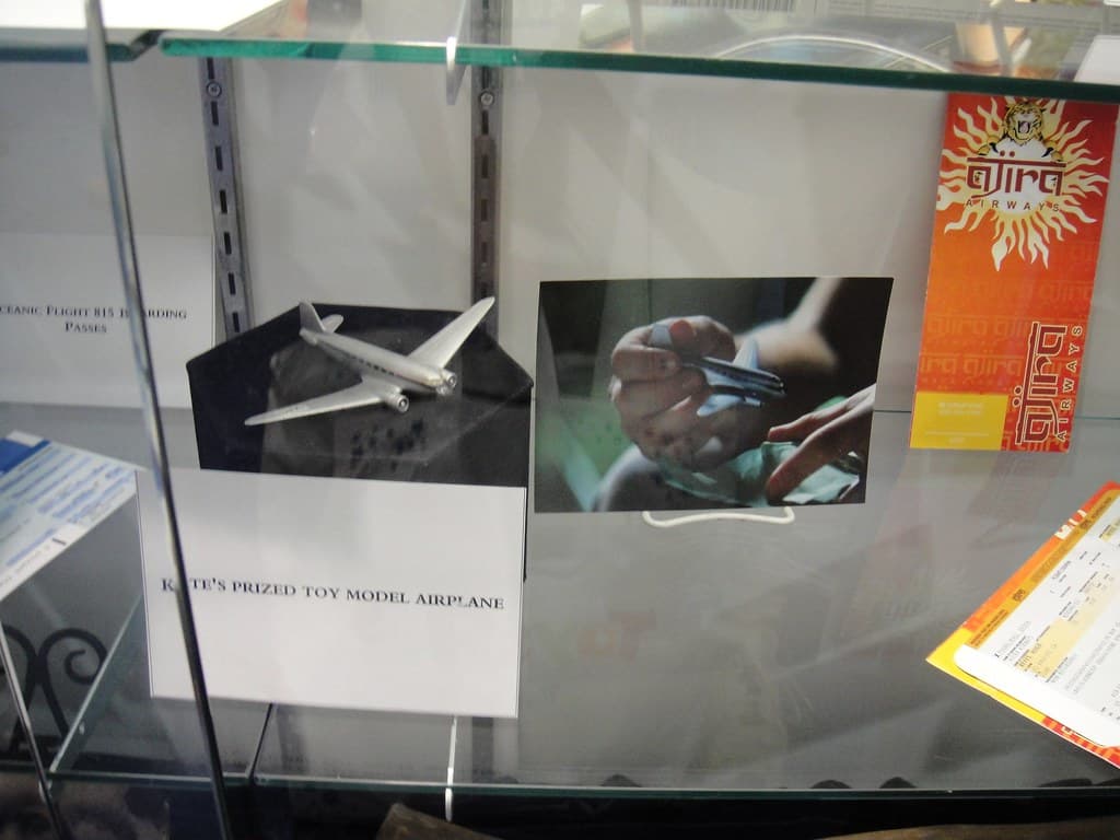 Toy model airplane