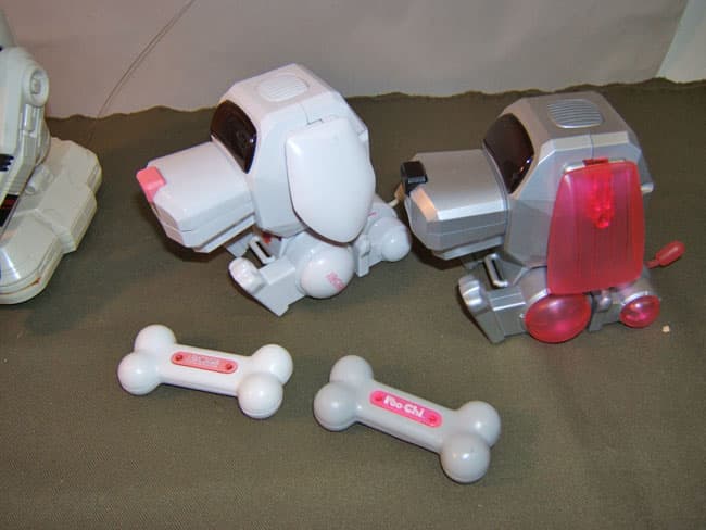 Poo-Chi Robot Dog vintage toy view