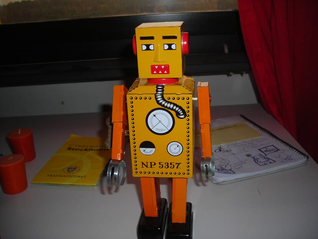 Liliput NP 5357 wind-up tin robot