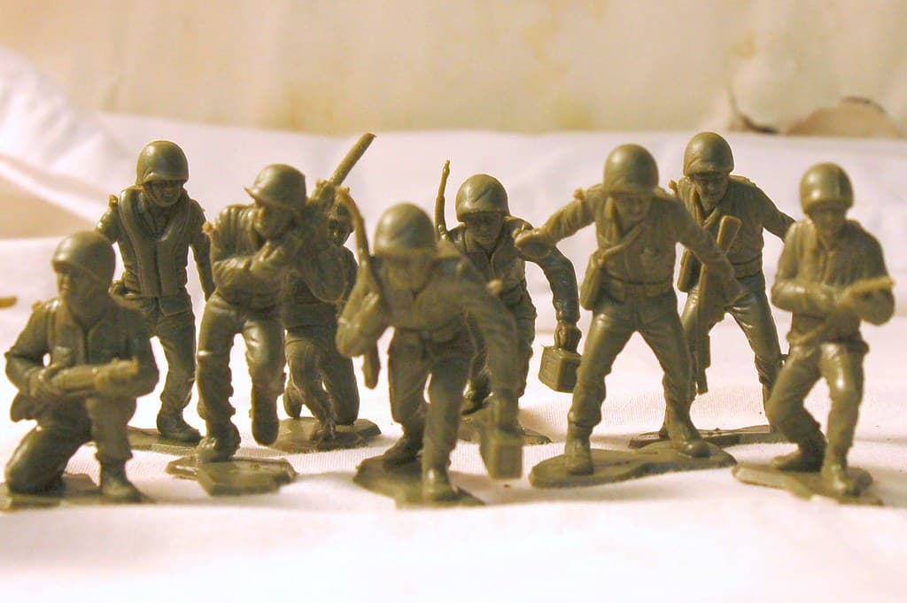 Classic green plastic toy army men