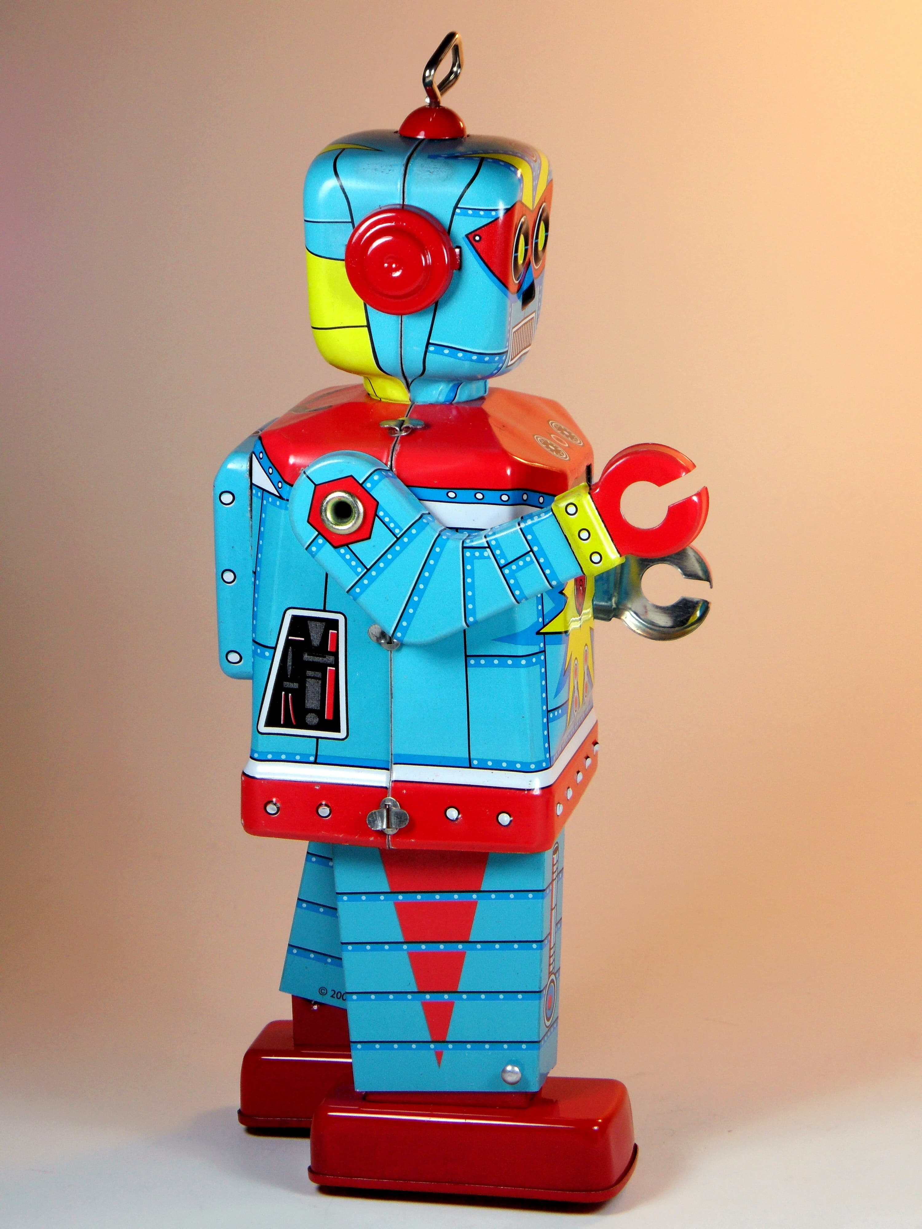 Tin Wind-up Robot vintage toy view