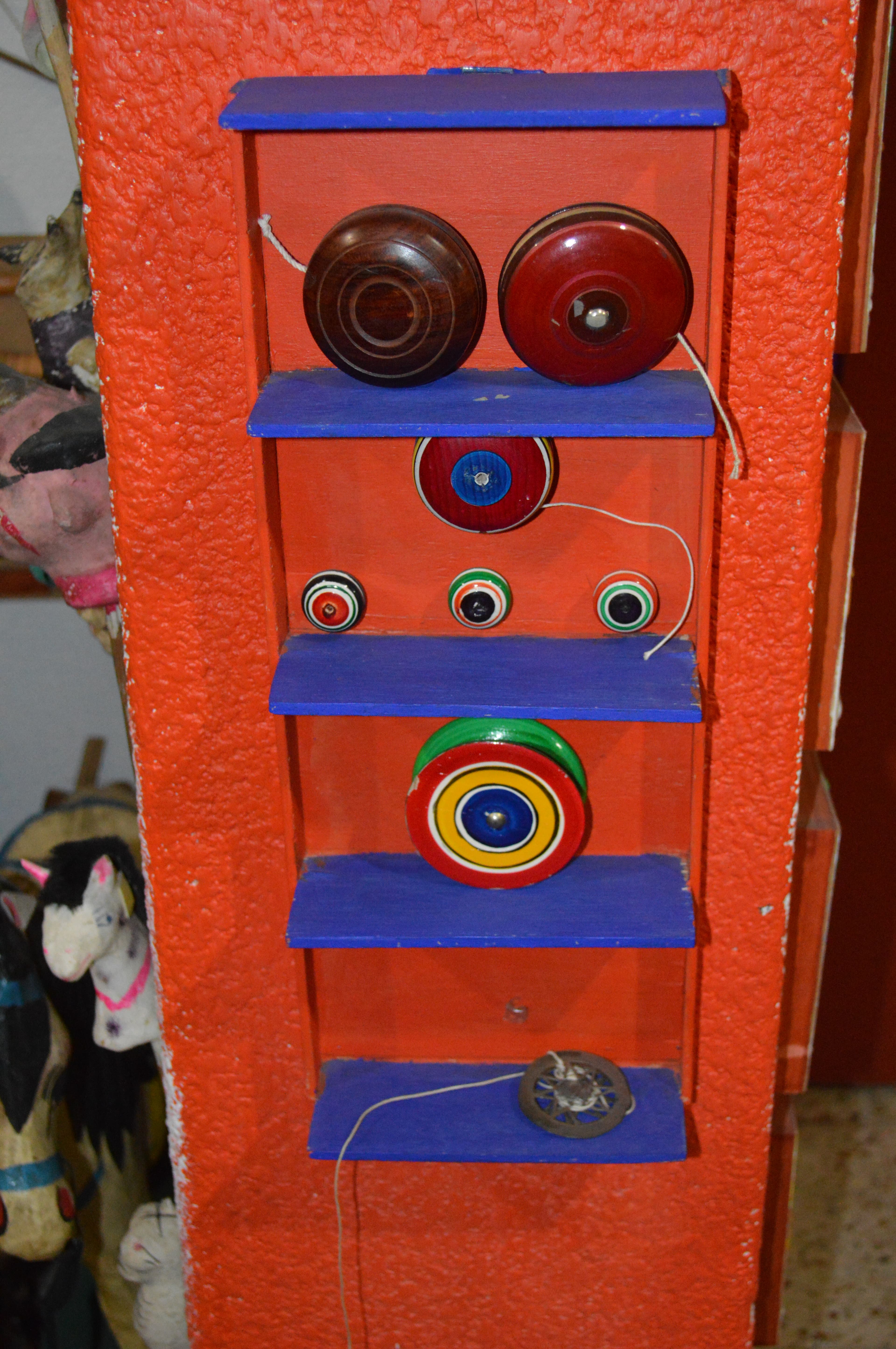 Yo-Yo Wood Toy vintage toy view